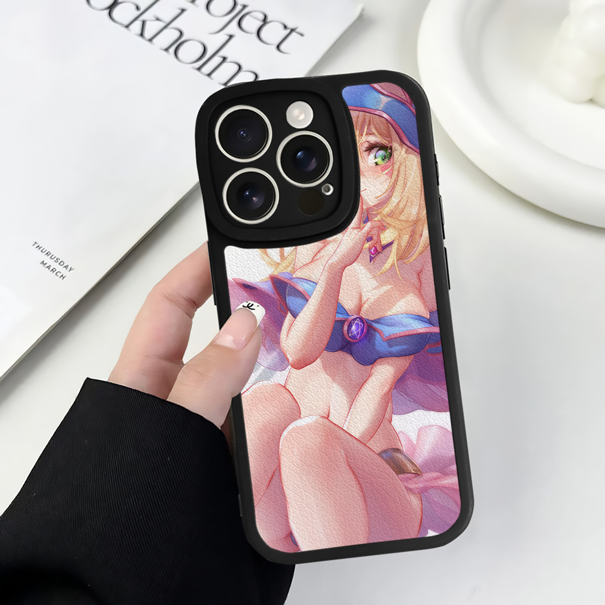 （画像用） 遊☆戯☆王 Yu-Gi-Oh! 【iPhone 16シリーズ対応】シリコンスマホケース（レザー調） 材質：シリコン
